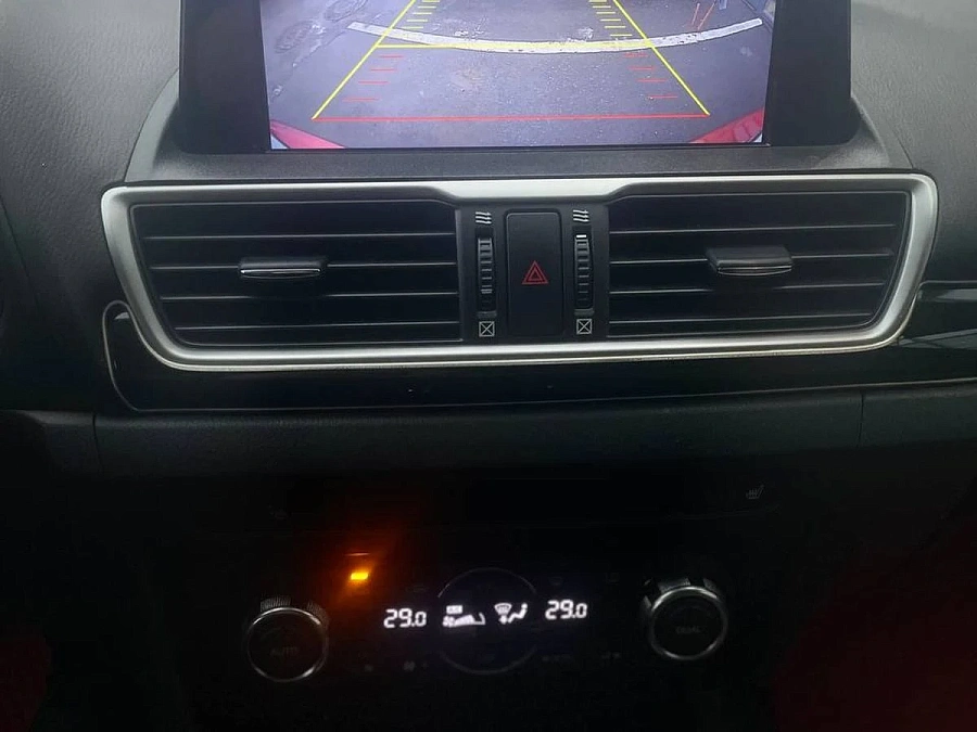 Mazda 3, 2013г., передний привод, автомат