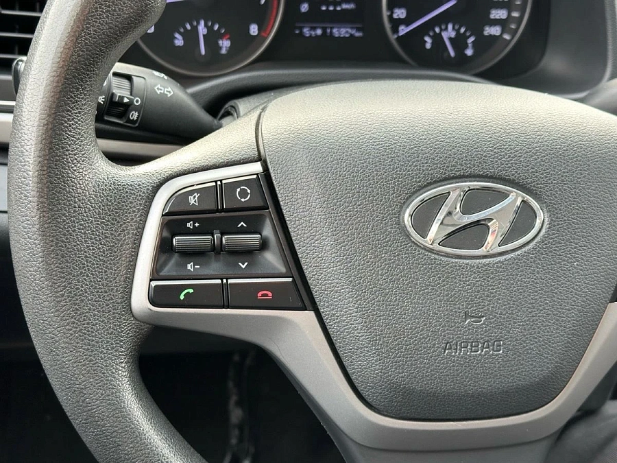 Hyundai Elantra, 2016г., передний привод, автомат