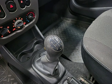 Renault Logan, 2010г, передний привод, механика