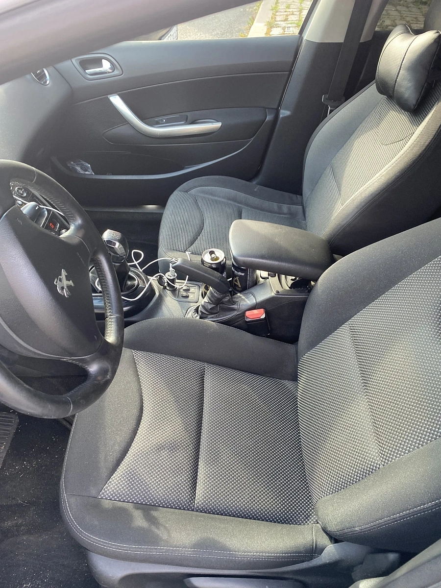 Peugeot 408, 2012г., передний привод, механика