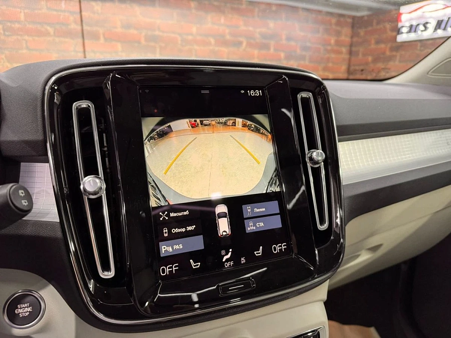 Volvo XC40, 2020г., передний привод, робот