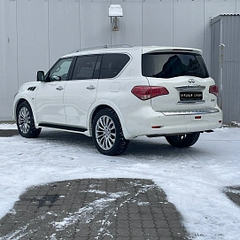 Infiniti QX80, 2017г, передний привод, автомат