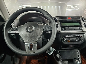 Volkswagen Tiguan, 2011г, полный привод, автомат