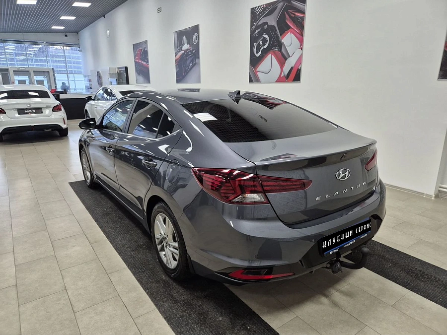 Hyundai Elantra, 2020г., передний привод, механика