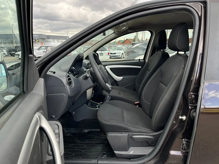 Nissan Terrano, 2019г., полный привод, механика