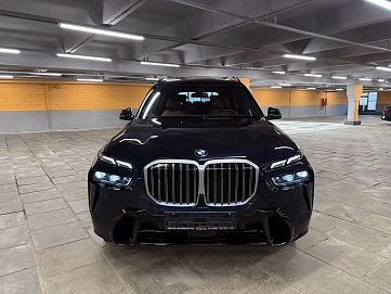BMW X7, 2023г, полный привод, автомат