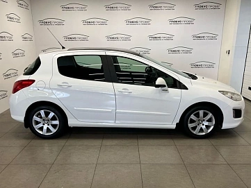 Peugeot 308, 2012г, передний привод, автомат