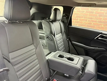 Mitsubishi Outlander, 2023г, передний привод, вариатор