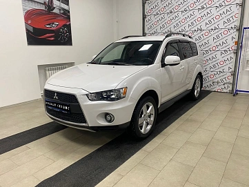 Mitsubishi Outlander, 2010г, передний привод, вариатор