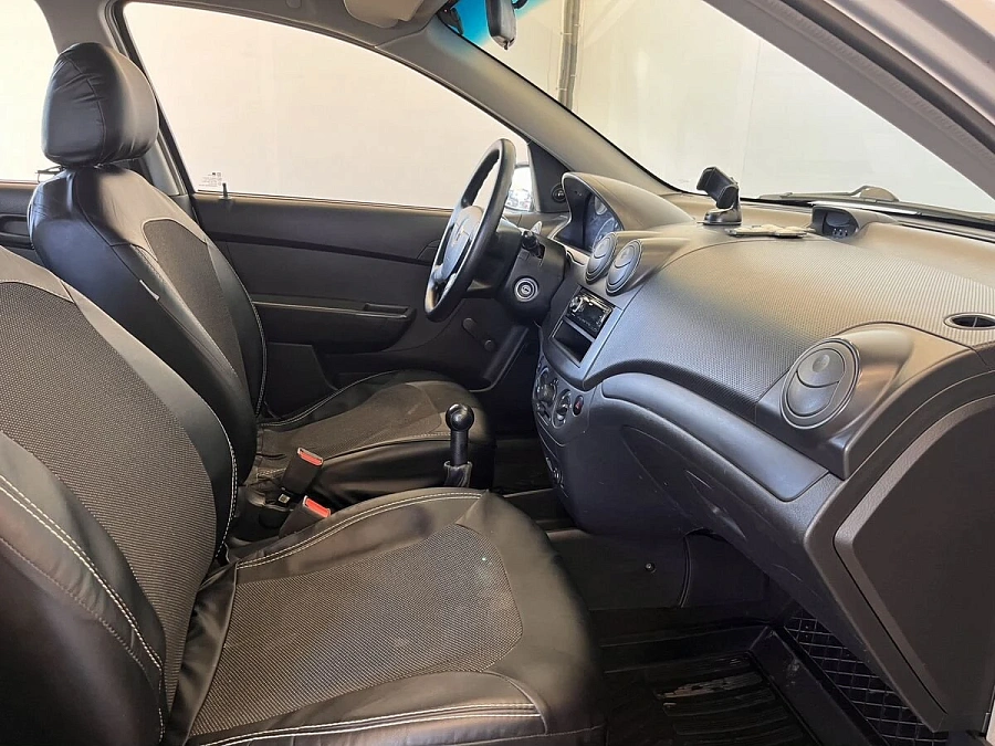 Chevrolet Aveo, 2011г., передний привод, механика