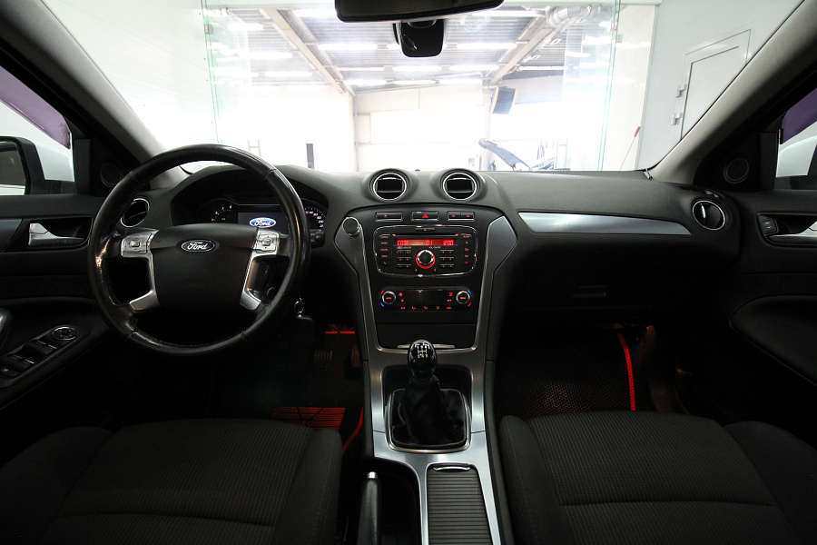 Ford Mondeo, 2012г., передний привод, механика