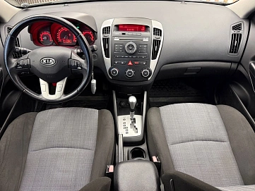 Kia Ceed, 2012г., передний привод, автомат