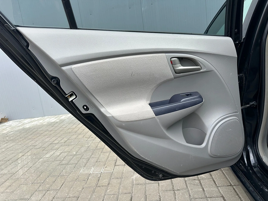 Honda Insight, 2010г., передний привод, вариатор