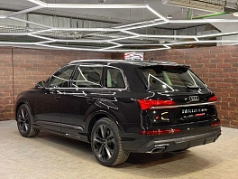 Audi Q7, 2024г, полный привод, автомат