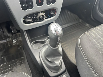 Renault Sandero, 2011г, передний привод, механика