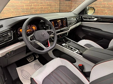 Volkswagen Teramont, 2025г., полный привод, робот
