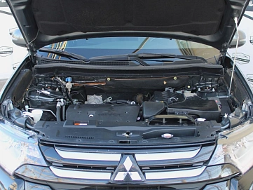 Mitsubishi Outlander, 2015г, полный привод, вариатор