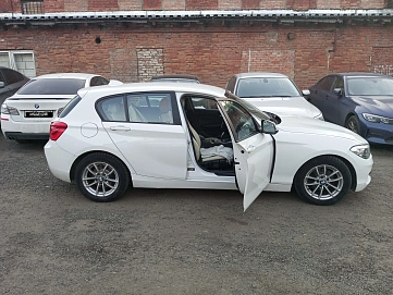 BMW 1 серии, 2016г, задний привод, автомат