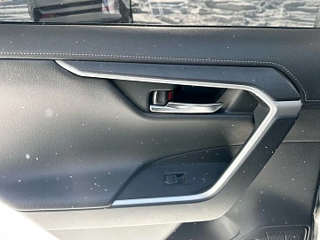 Toyota RAV4, 2021г, передний привод, вариатор