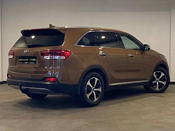 Kia Sorento, 2015г, передний привод, автомат