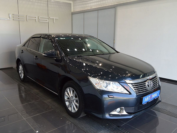 Toyota Camry, 2014г., передний привод, автомат