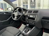 Volkswagen Jetta, 2012г., передний привод, автомат