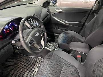 Hyundai Solaris, 2015г., передний привод, автомат