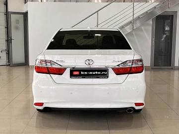 Toyota Camry, 2015г, передний привод, автомат