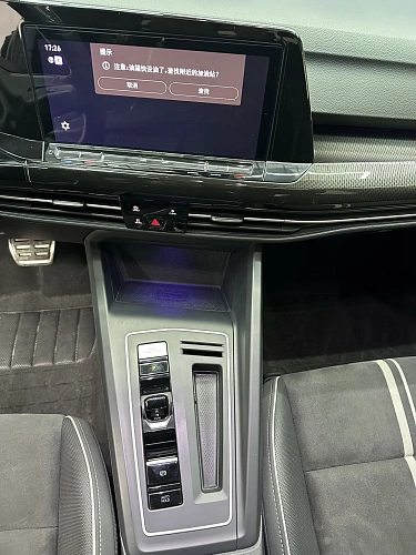 Volkswagen Golf, 2021г, передний привод, робот