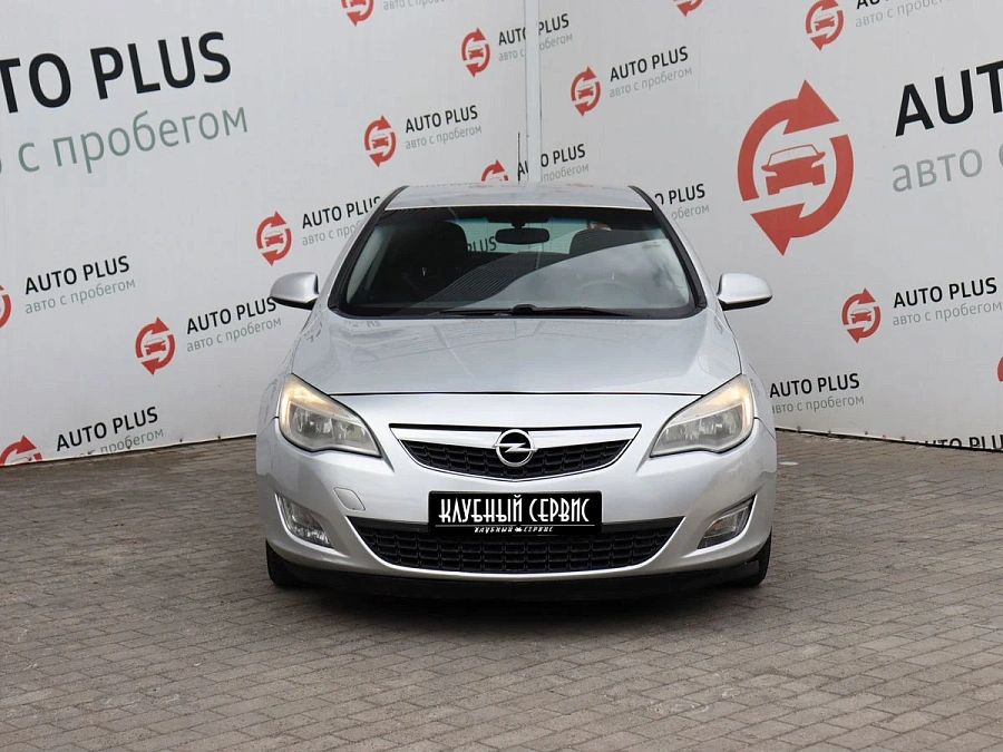 Opel Astra, 2011г., передний привод, механика