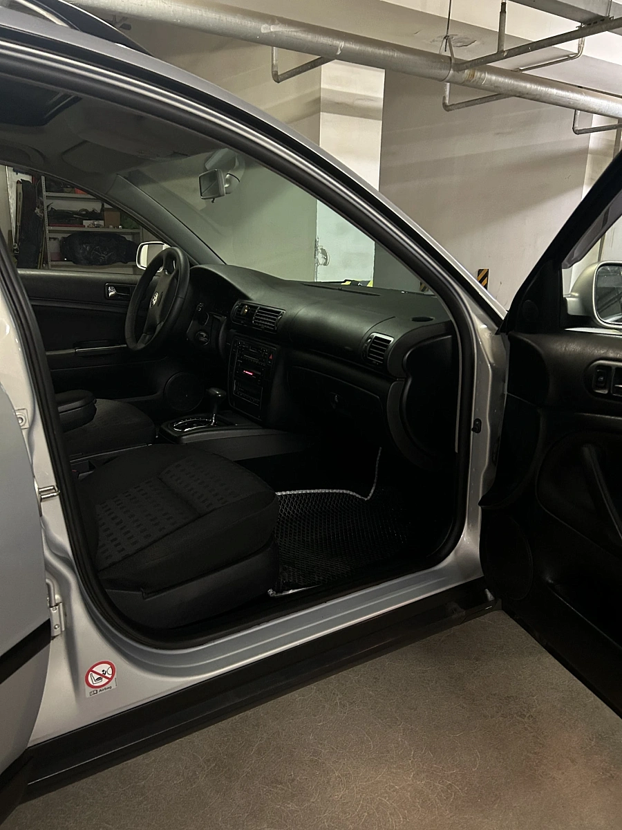 Volkswagen Passat, 2000г., передний привод, автомат