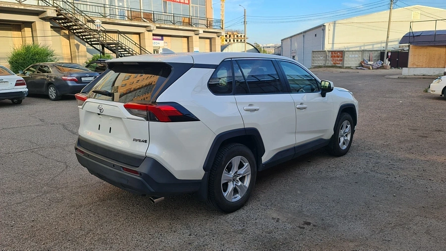 Toyota RAV4, 2020г., передний привод, вариатор