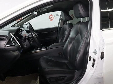 Toyota Camry, 2021г, передний привод, автомат