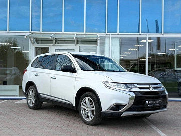 Mitsubishi Outlander, 2017г, передний привод, вариатор
