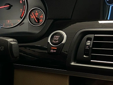 BMW , 2012г., передний привод, автомат