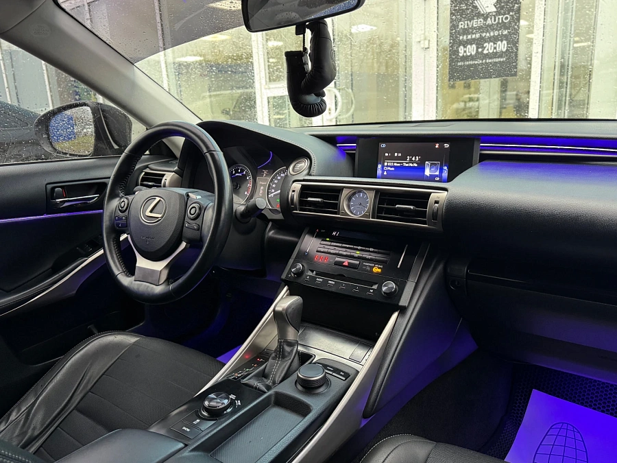 Lexus IS, 2014г., задний привод, автомат