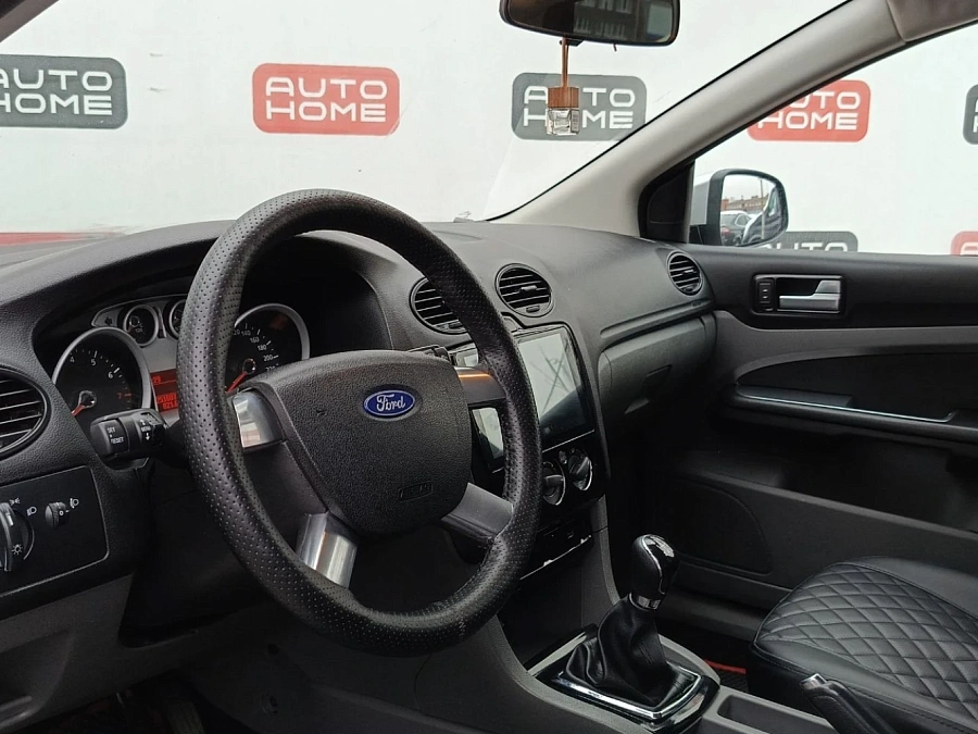 Ford Focus, 2010г., передний привод, механика