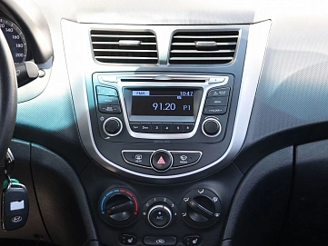 Hyundai Solaris, 2014г, передний привод, автомат