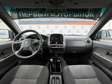 Nissan NP300, 2014г, передний привод, механика