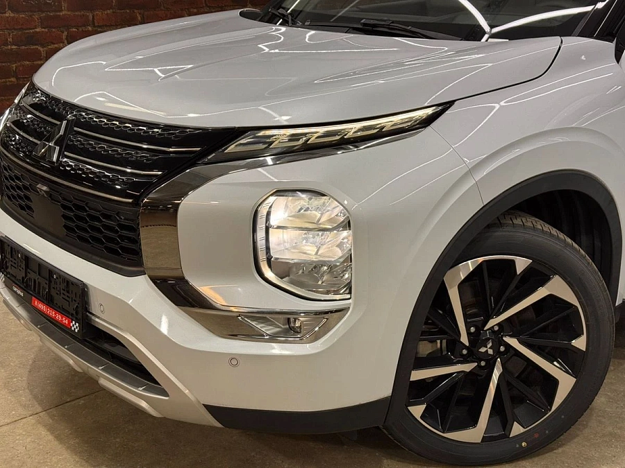 Mitsubishi Outlander, 2023г., полный привод, вариатор