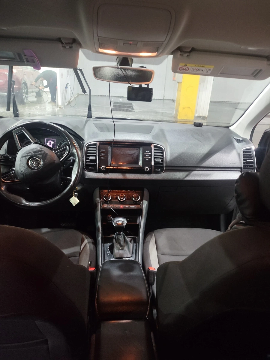 Skoda Karoq, 2020г., передний привод, автомат