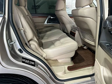 Toyota Land Cruiser, 2012г, передний привод, автомат