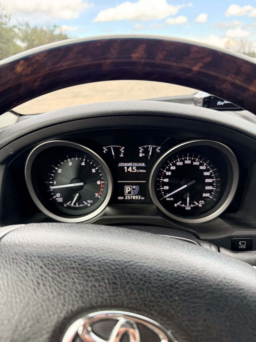 Toyota Land Cruiser, 2014г., полный привод, автомат