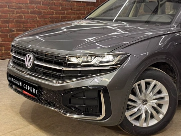 Volkswagen Touareg, 2025г, полный привод, автомат