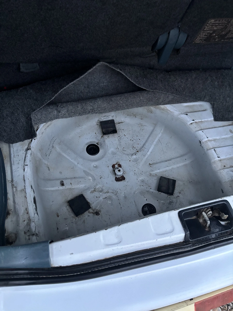 Toyota Vitz, 2001г., передний привод, автомат