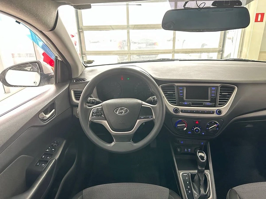 Hyundai Solaris, 2018г., передний привод, автомат