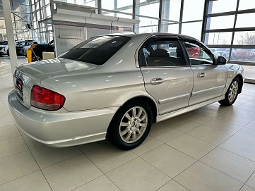 Hyundai Sonata, 2004г, передний привод, механика
