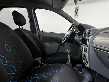 Renault Logan, 2006г, передний привод, механика