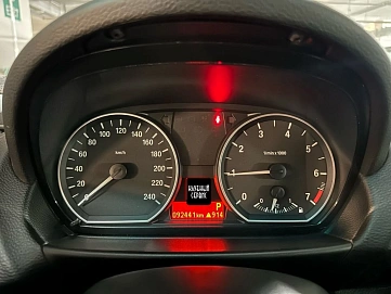 BMW 1 серии, 2011г, задний привод, автомат