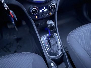 Hyundai Solaris, 2015г, передний привод, автомат